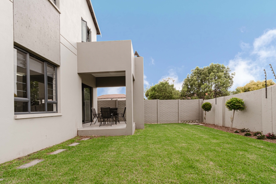 To Let 3 Bedroom Property for Rent in Fourways Gauteng