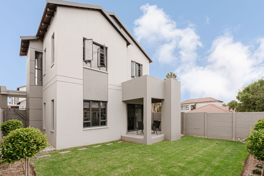 To Let 3 Bedroom Property for Rent in Fourways Gauteng
