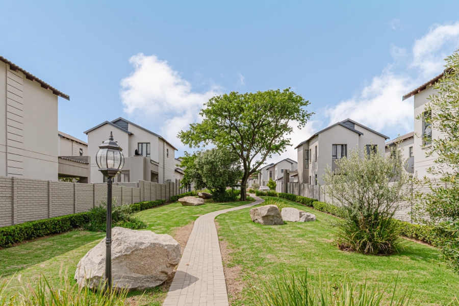 To Let 3 Bedroom Property for Rent in Fourways Gauteng