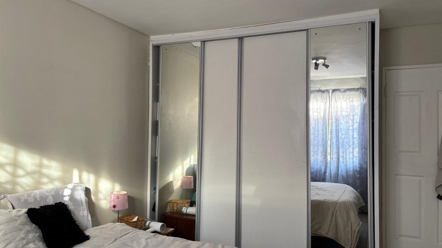 2 Bedroom Property for Sale in Ridgeway Gauteng