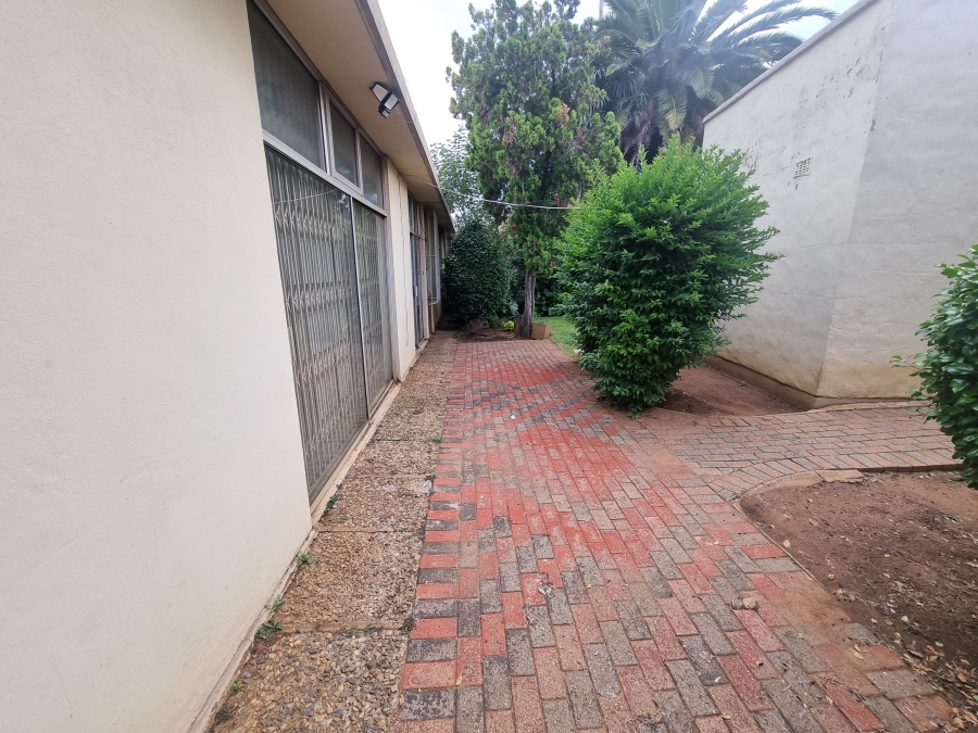 To Let 3 Bedroom Property for Rent in Pimville Zone 5 Gauteng