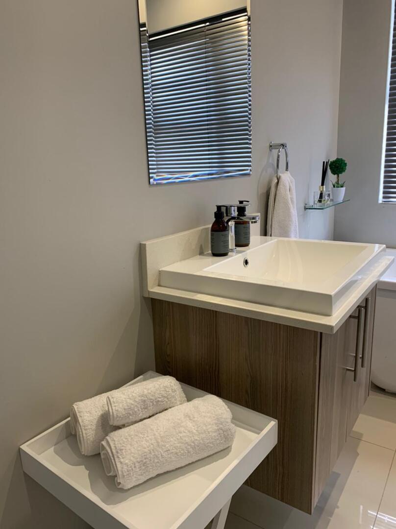 To Let 1 Bedroom Property for Rent in Broadacres Gauteng