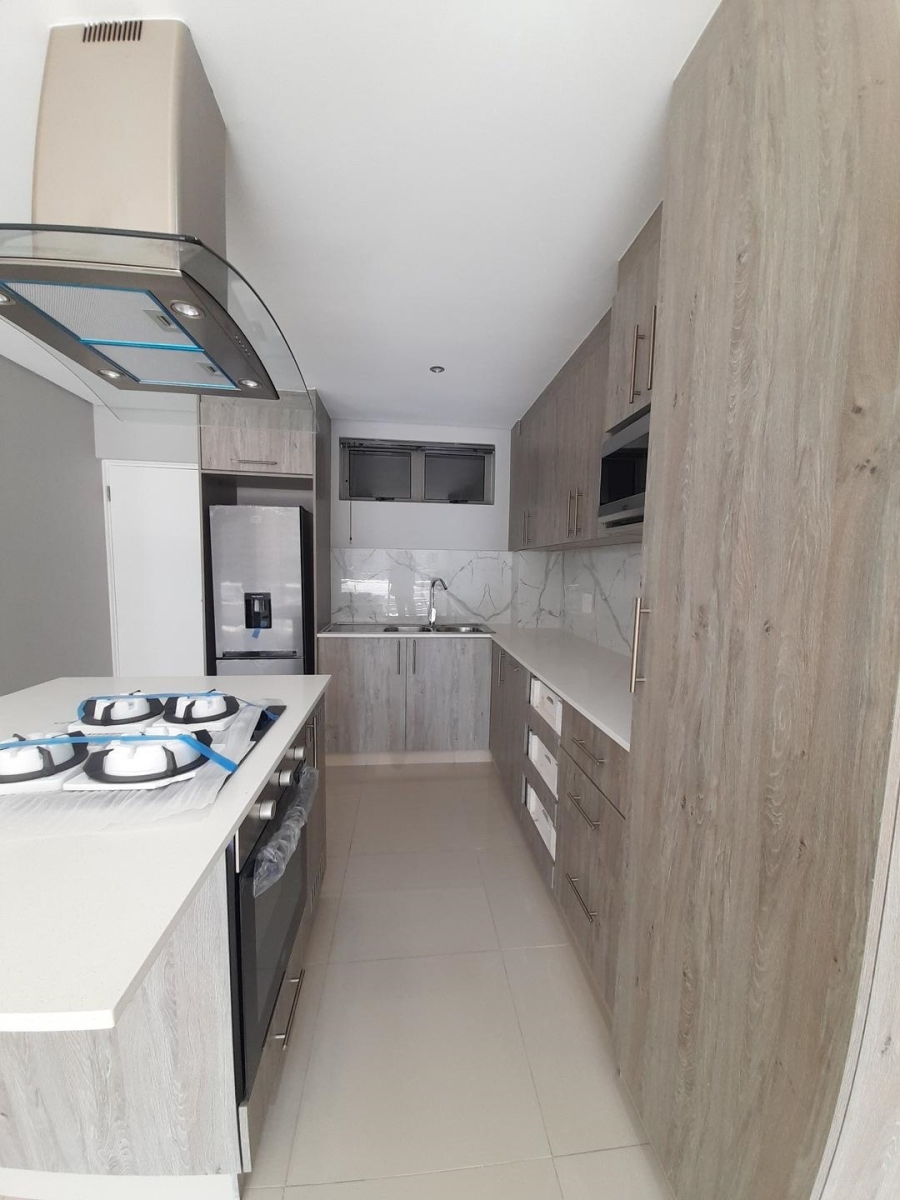 To Let 2 Bedroom Property for Rent in Broadacres Gauteng