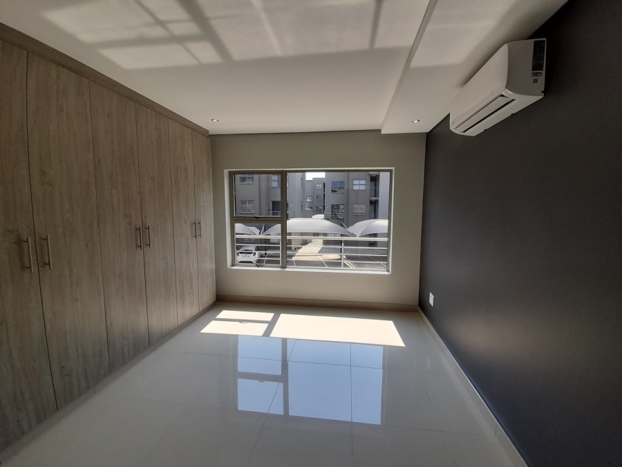 To Let 2 Bedroom Property for Rent in Broadacres Gauteng