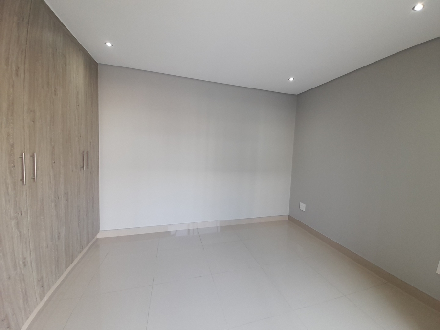 To Let 2 Bedroom Property for Rent in Broadacres Gauteng
