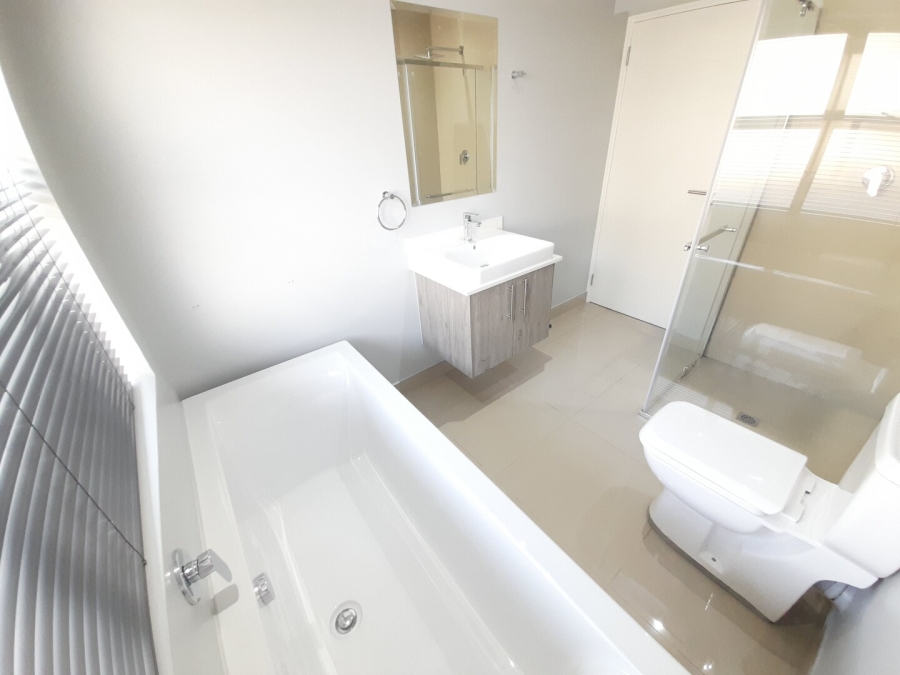 To Let 2 Bedroom Property for Rent in Broadacres Gauteng