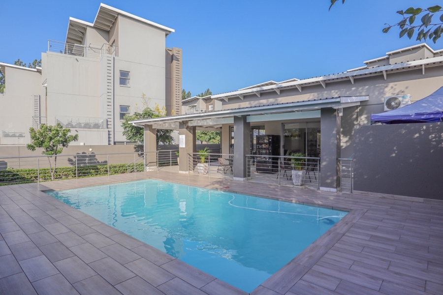 To Let 2 Bedroom Property for Rent in Broadacres Gauteng