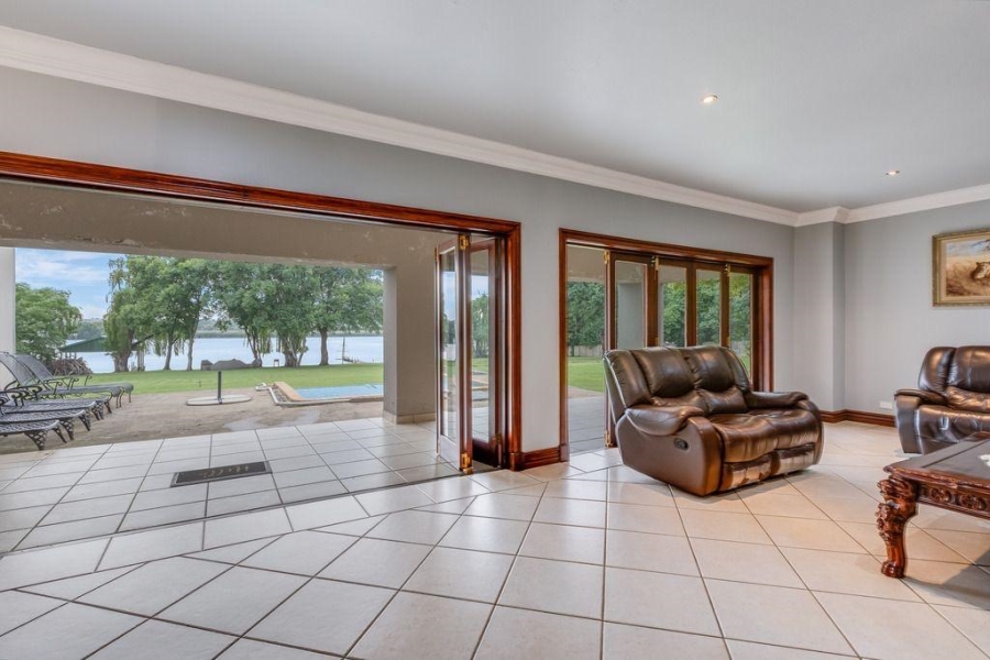 5 Bedroom Property for Sale in Kaalplaats West Gauteng