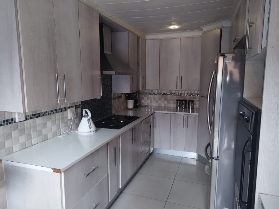 To Let 3 Bedroom Property for Rent in Hospital View Gauteng