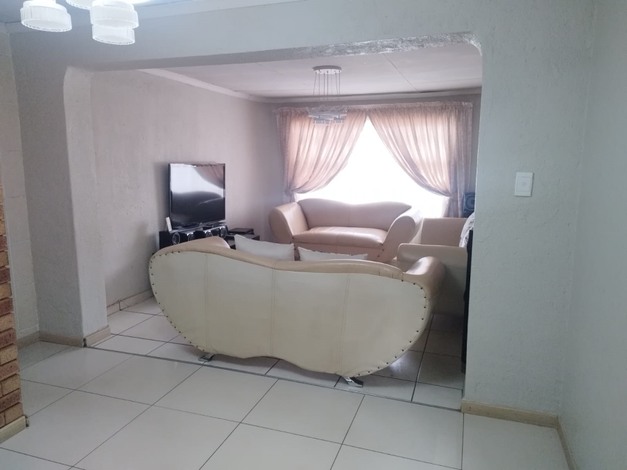 To Let 3 Bedroom Property for Rent in Hospital View Gauteng
