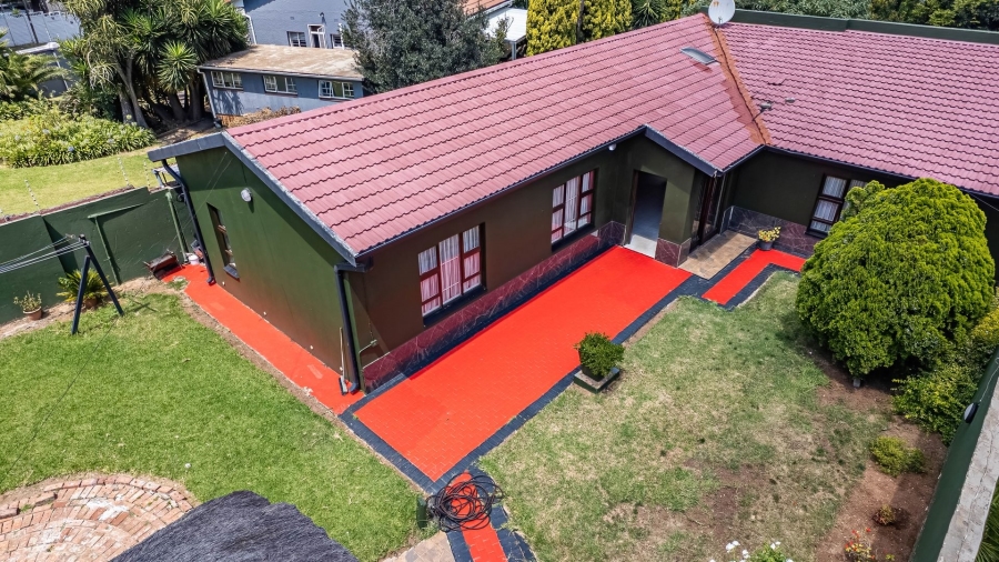 4 Bedroom Property for Sale in Savoy Estate Gauteng
