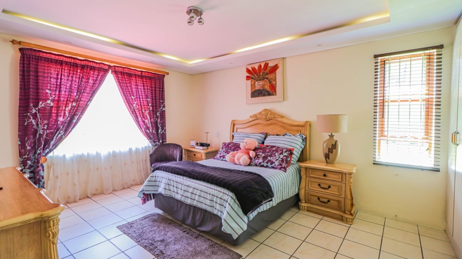 4 Bedroom Property for Sale in Savoy Estate Gauteng