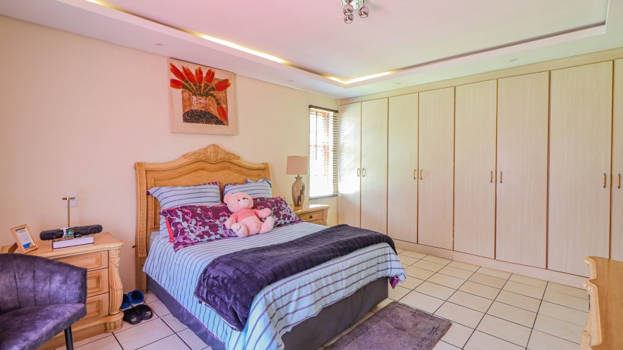 4 Bedroom Property for Sale in Savoy Estate Gauteng