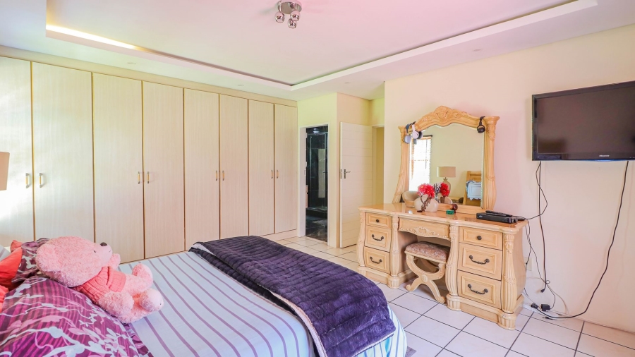 4 Bedroom Property for Sale in Savoy Estate Gauteng