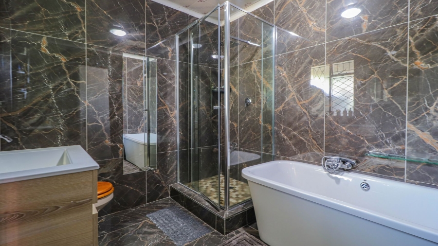 4 Bedroom Property for Sale in Savoy Estate Gauteng