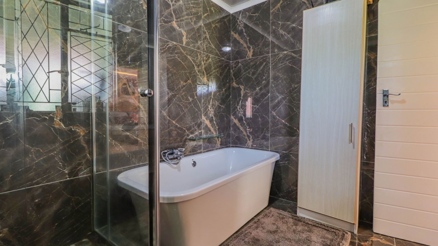 4 Bedroom Property for Sale in Savoy Estate Gauteng