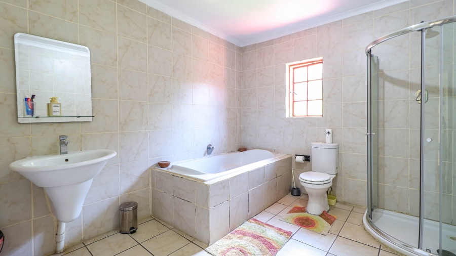 4 Bedroom Property for Sale in Savoy Estate Gauteng