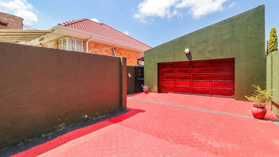 4 Bedroom Property for Sale in Savoy Estate Gauteng