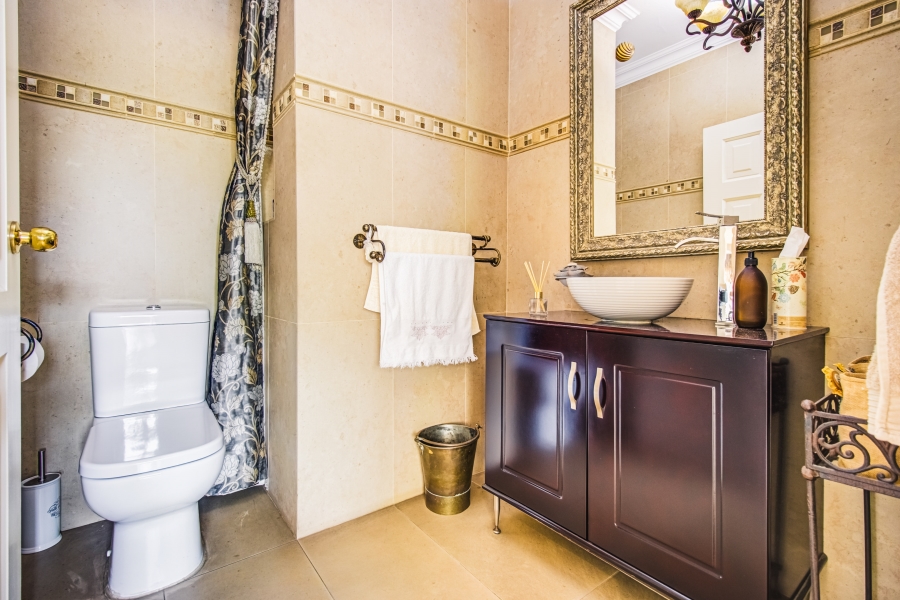 6 Bedroom Property for Sale in Rynfield Gauteng