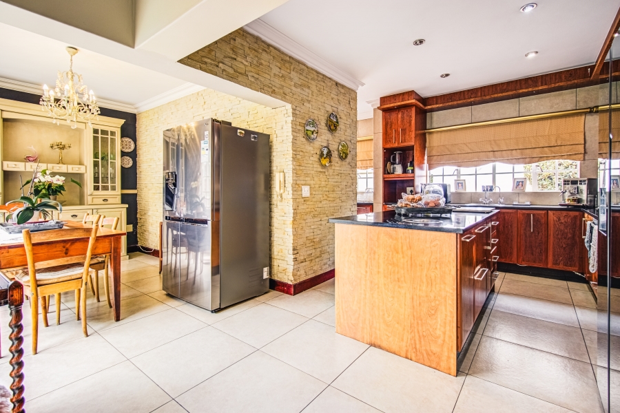 6 Bedroom Property for Sale in Rynfield Gauteng