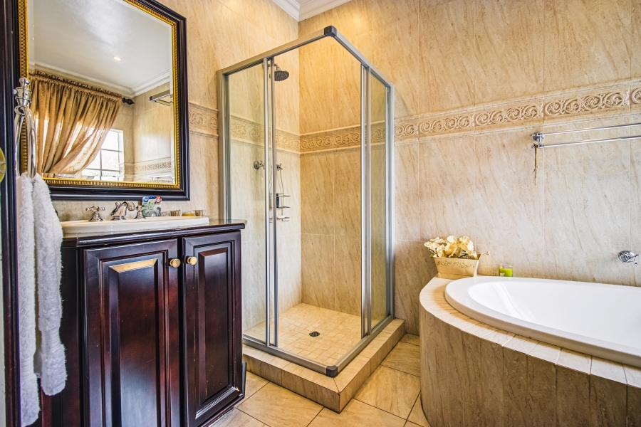 6 Bedroom Property for Sale in Rynfield Gauteng