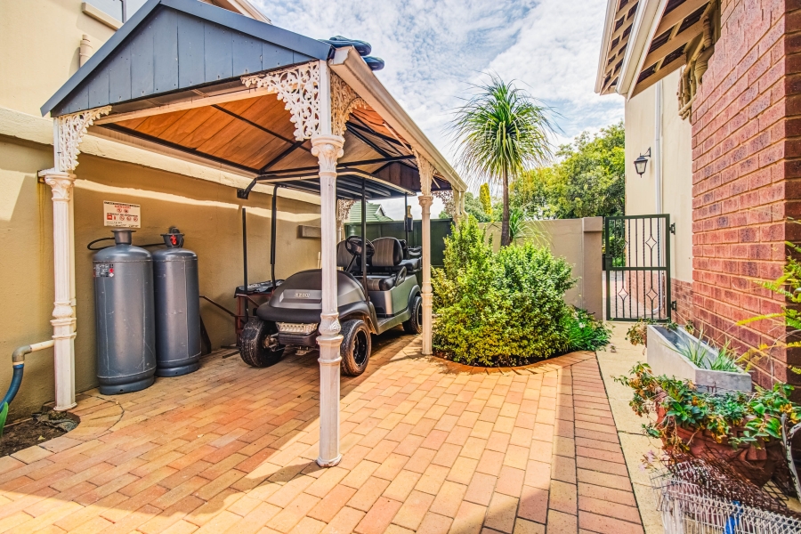 6 Bedroom Property for Sale in Rynfield Gauteng