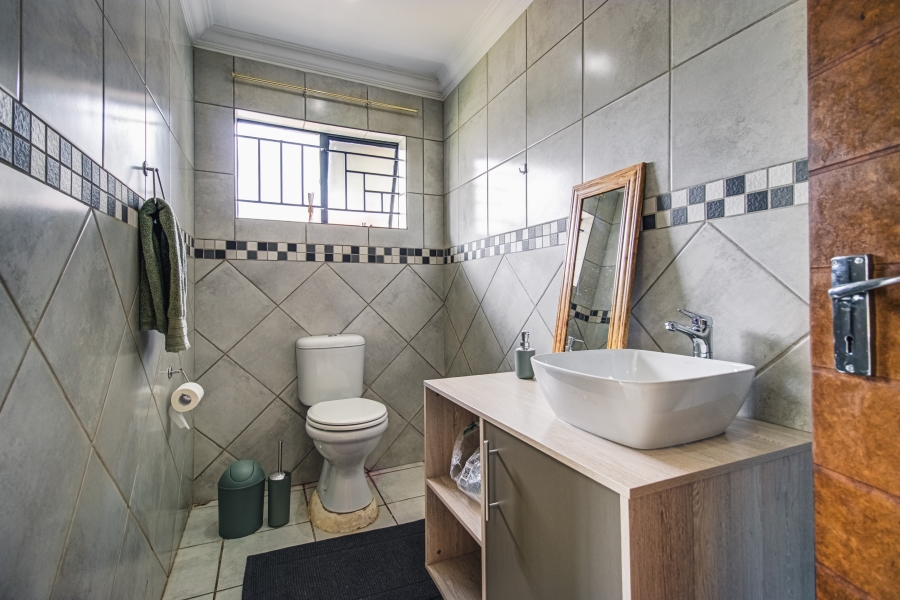 5 Bedroom Property for Sale in Rynfield Gauteng