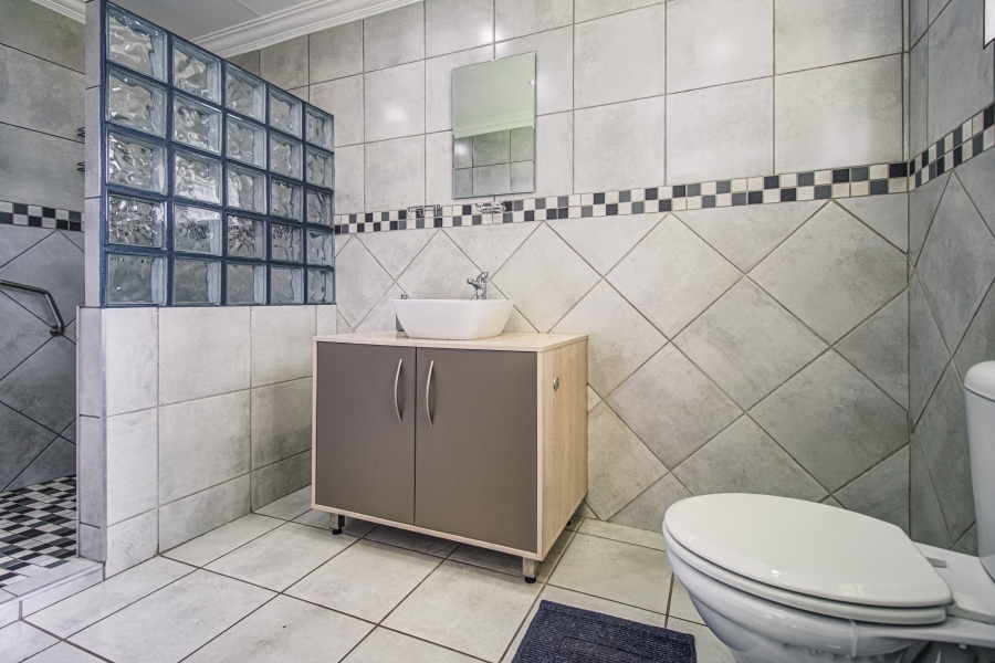 5 Bedroom Property for Sale in Rynfield Gauteng