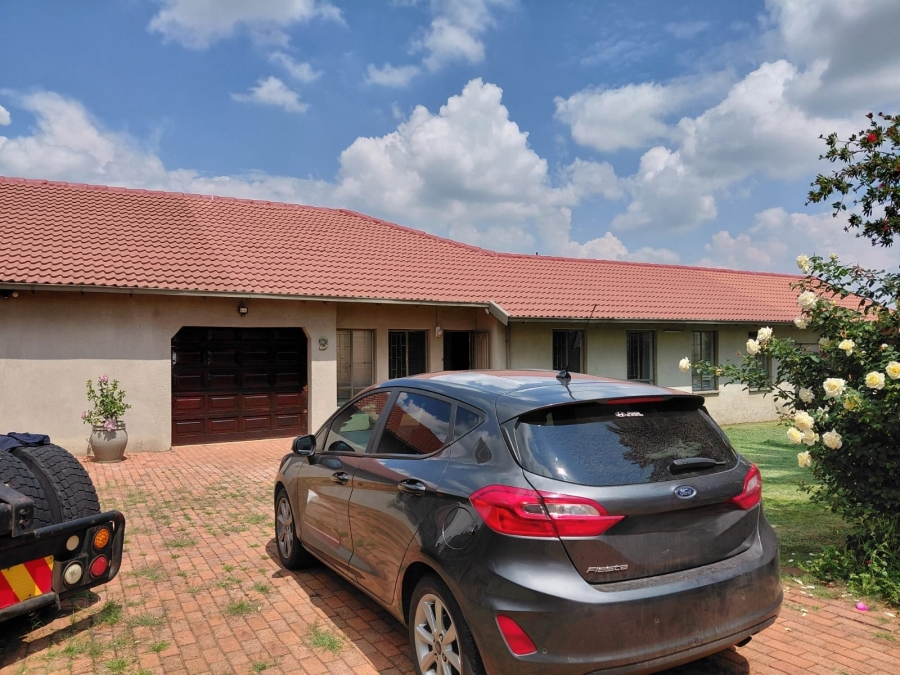 4 Bedroom Property for Sale in Dalpark Gauteng