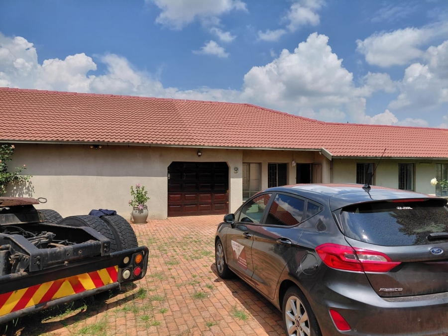 4 Bedroom Property for Sale in Dalpark Gauteng