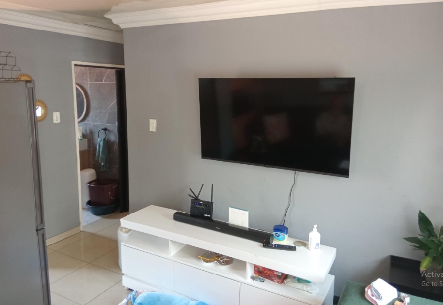 2 Bedroom Property for Sale in Albemarle Gauteng