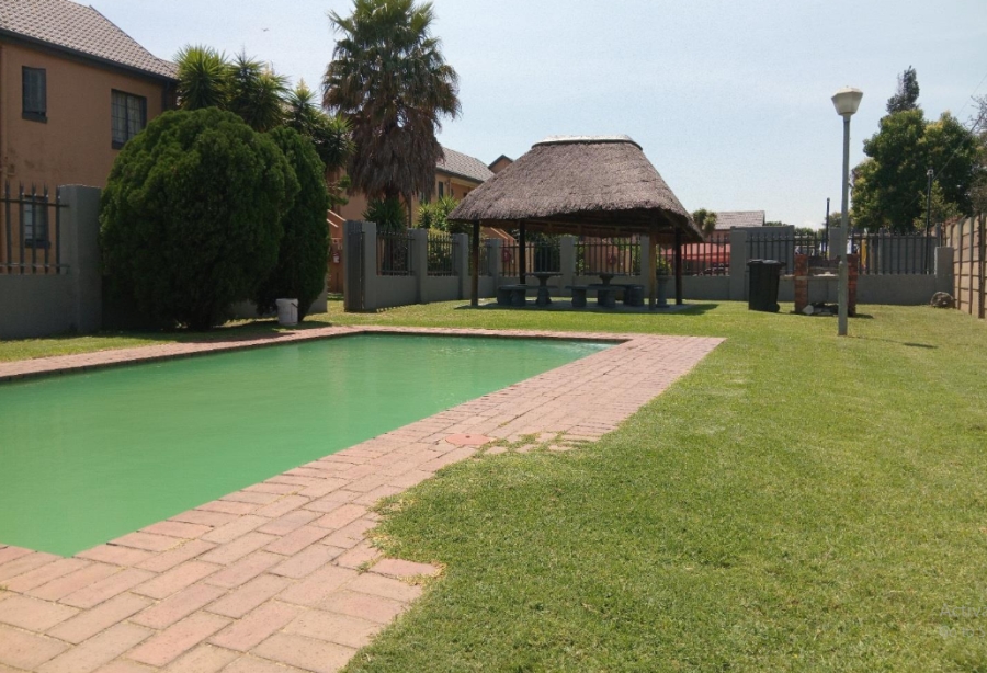 2 Bedroom Property for Sale in Albemarle Gauteng