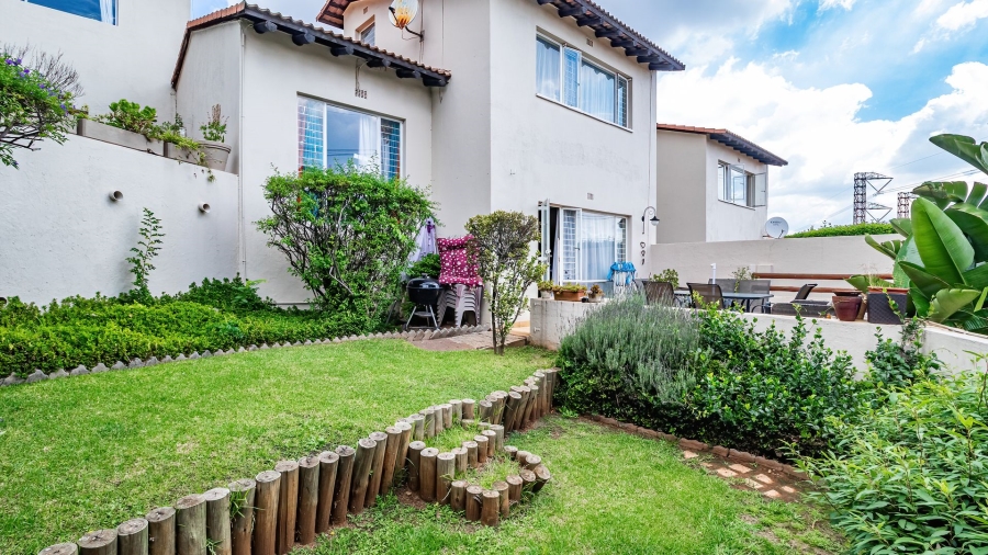 2 Bedroom Property for Sale in Sunnyrock Gauteng