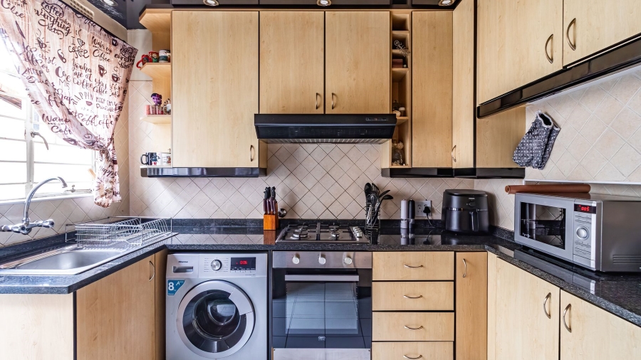 2 Bedroom Property for Sale in Sunnyrock Gauteng