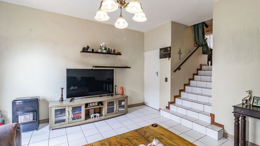 2 Bedroom Property for Sale in Sunnyrock Gauteng