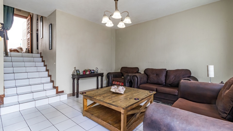 2 Bedroom Property for Sale in Sunnyrock Gauteng