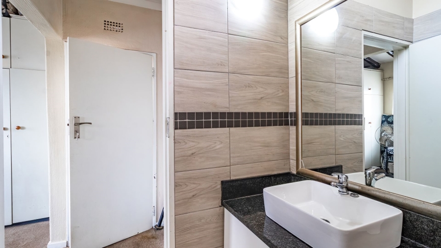 2 Bedroom Property for Sale in Sunnyrock Gauteng