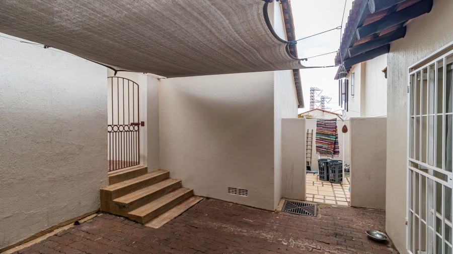 2 Bedroom Property for Sale in Sunnyrock Gauteng