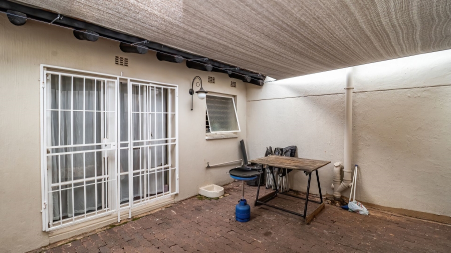 2 Bedroom Property for Sale in Sunnyrock Gauteng