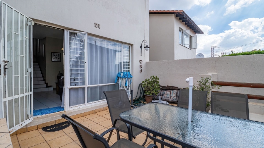 2 Bedroom Property for Sale in Sunnyrock Gauteng