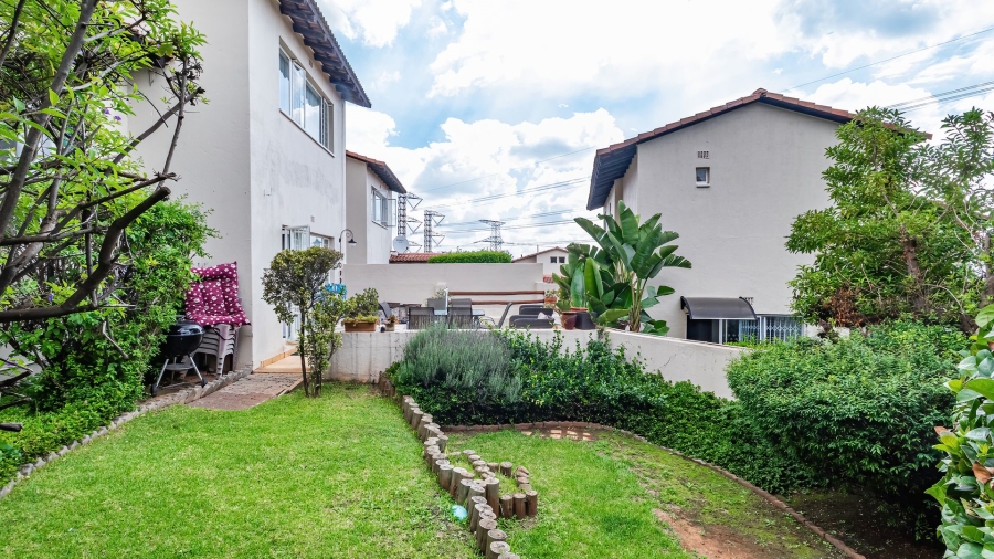 2 Bedroom Property for Sale in Sunnyrock Gauteng