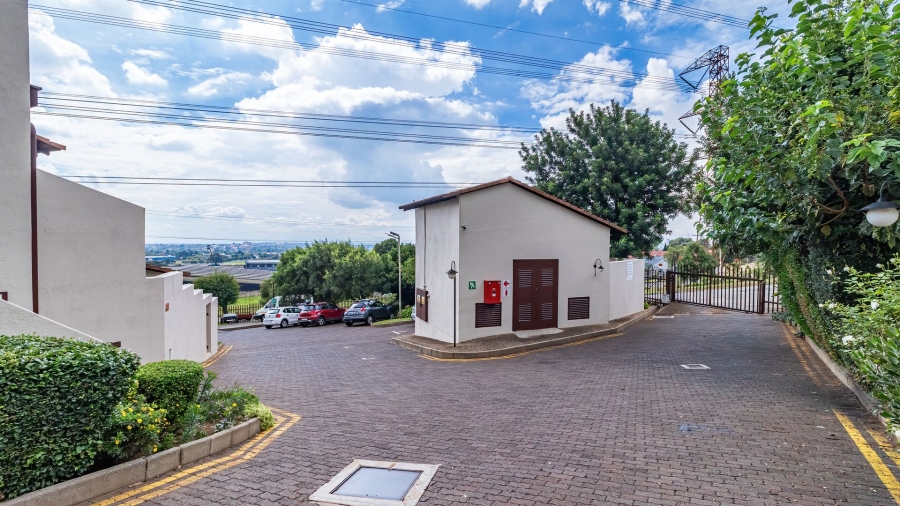 2 Bedroom Property for Sale in Sunnyrock Gauteng