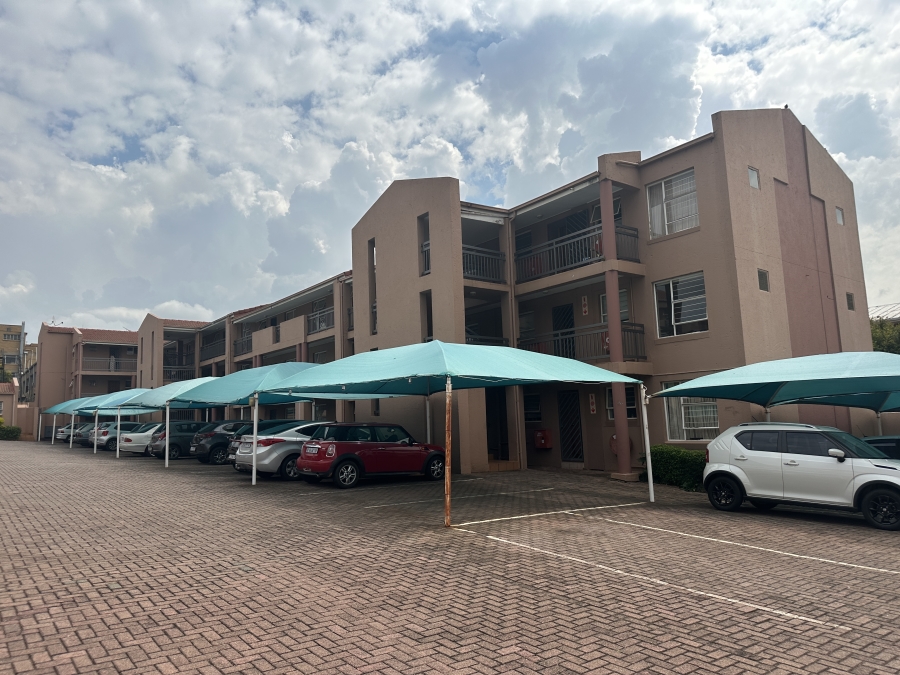 1 Bedroom Property for Sale in Linden Gauteng