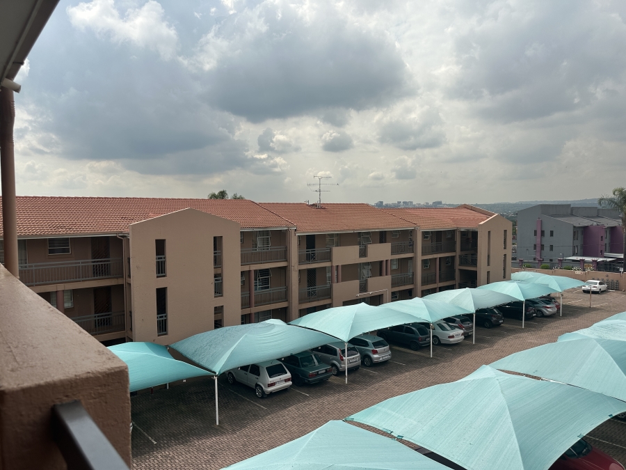 1 Bedroom Property for Sale in Linden Gauteng