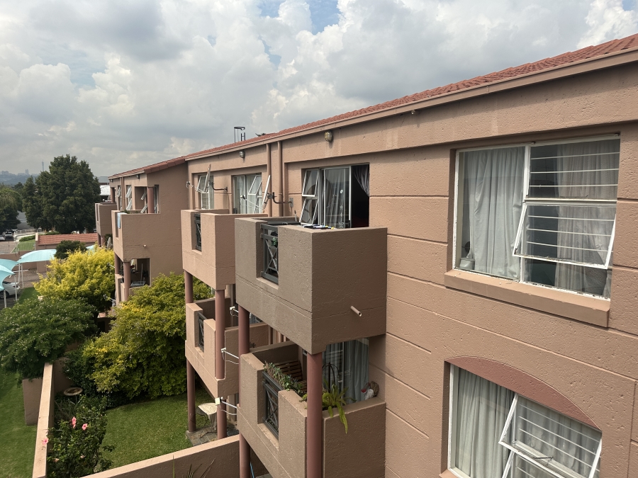 1 Bedroom Property for Sale in Linden Gauteng