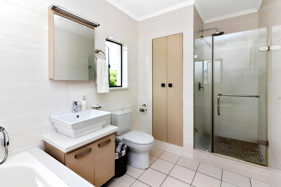 2 Bedroom Property for Sale in Broadacres Gauteng