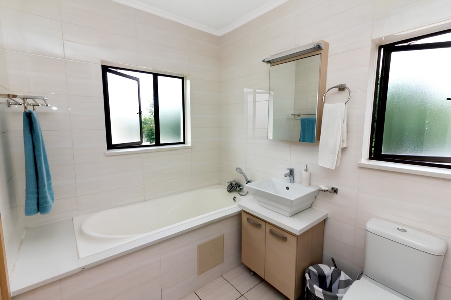 2 Bedroom Property for Sale in Broadacres Gauteng