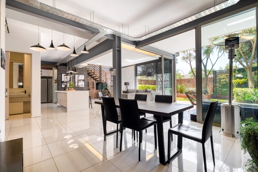 2 Bedroom Property for Sale in Dunkeld Gauteng