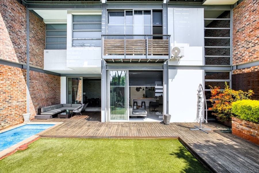 2 Bedroom Property for Sale in Dunkeld Gauteng