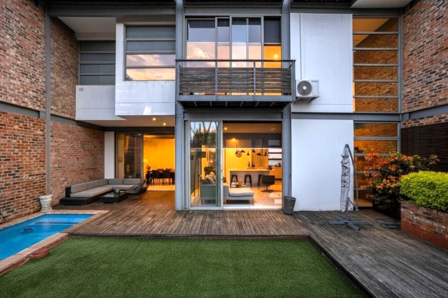 2 Bedroom Property for Sale in Dunkeld Gauteng